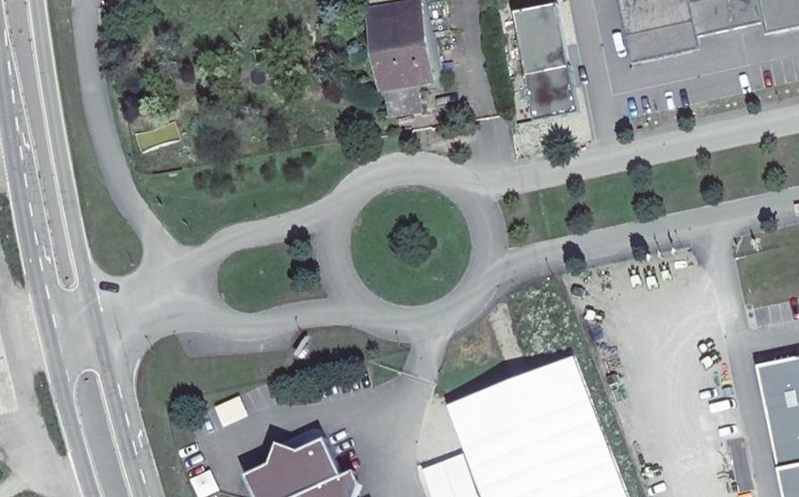 Vue aérienne du Rond-point anonyme n°533127670