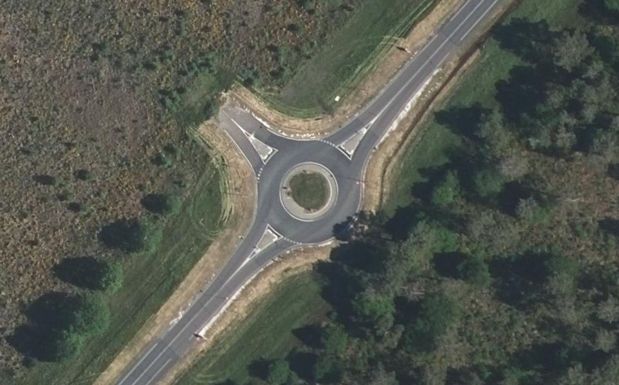 Vue aérienne du Rond-point anonyme n°533663586