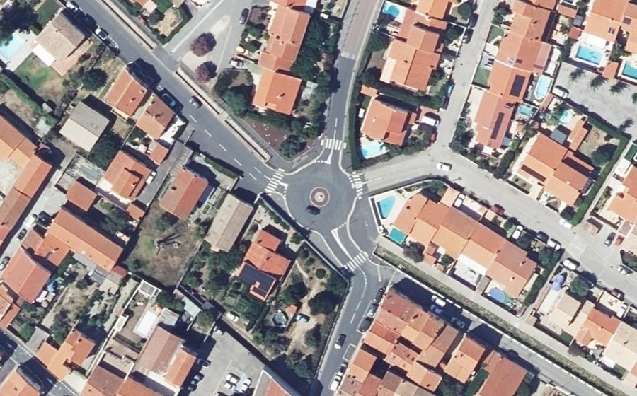 Vue aérienne du Rond-point anonyme n°533773224