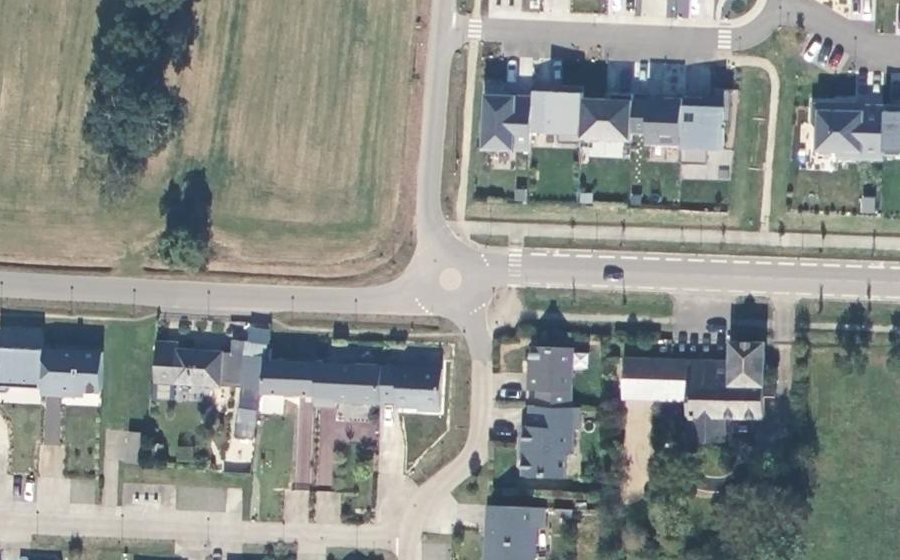 Vue aérienne du Rond-point anonyme n°533805186