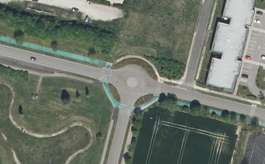 Vue aérienne du Rond-point anonyme n°533854336