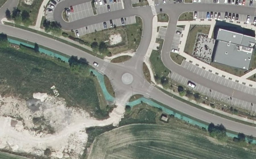 Vue aérienne du Rond-point anonyme n°533854337