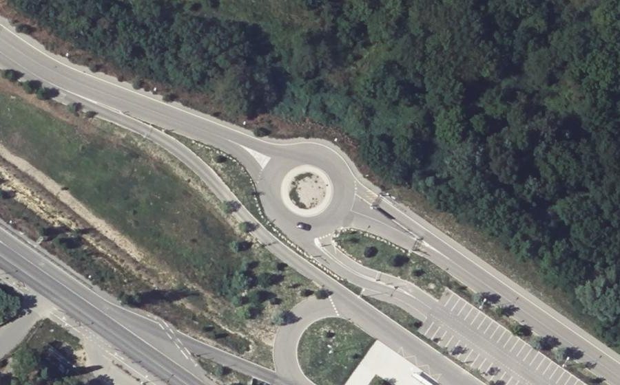 Vue aérienne du Rond-point anonyme n°534232566