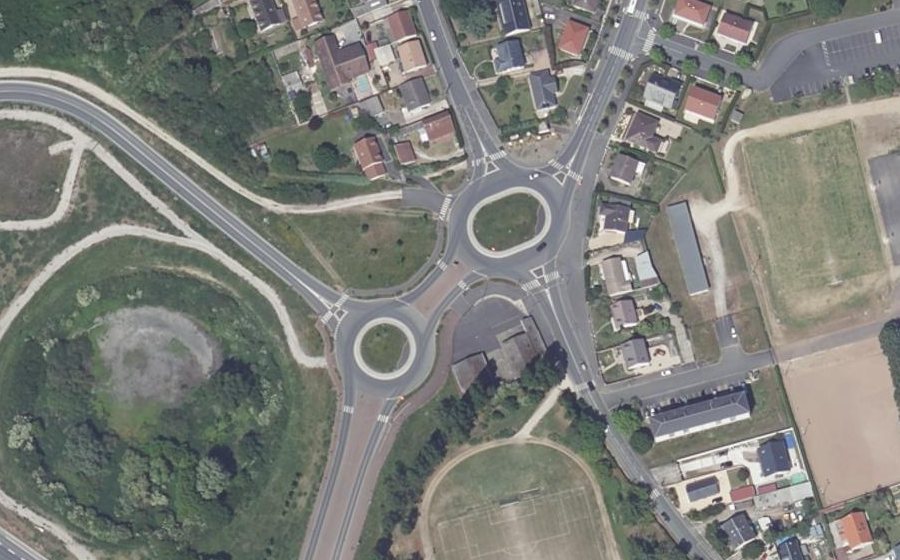 Vue aérienne du Rond-point anonyme n°534632007