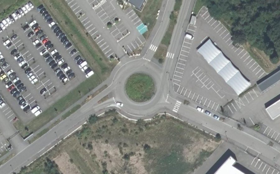 Vue aérienne du Rond-point anonyme n°53472016