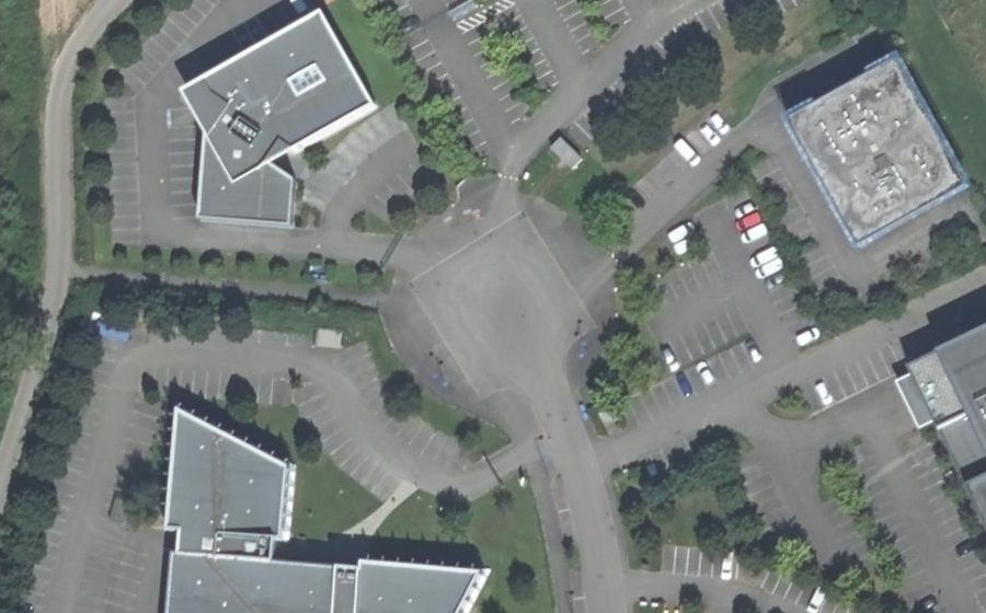 Vue aérienne du Rond-point anonyme n°53472032