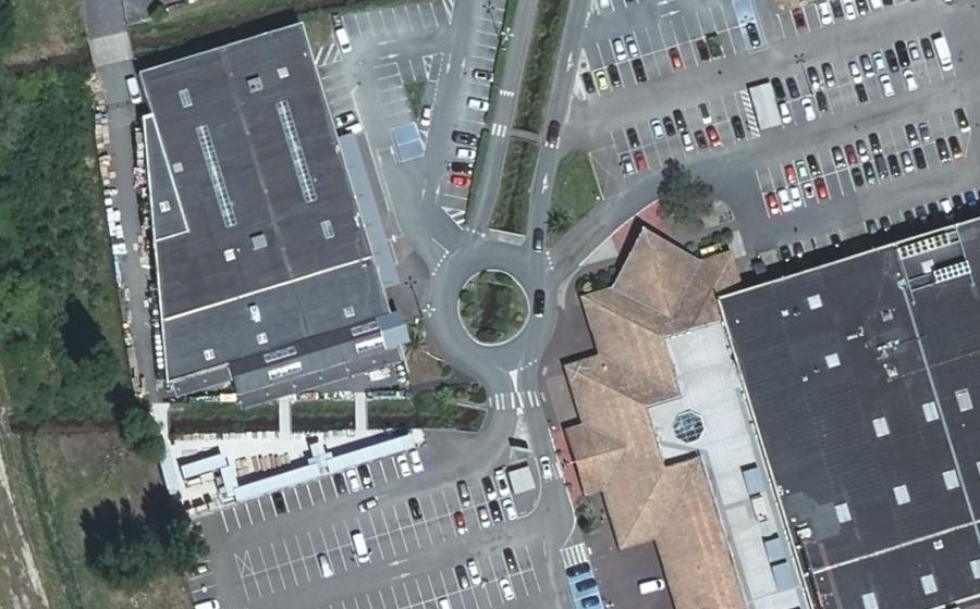 Vue aérienne du Rond-point anonyme n°53473602