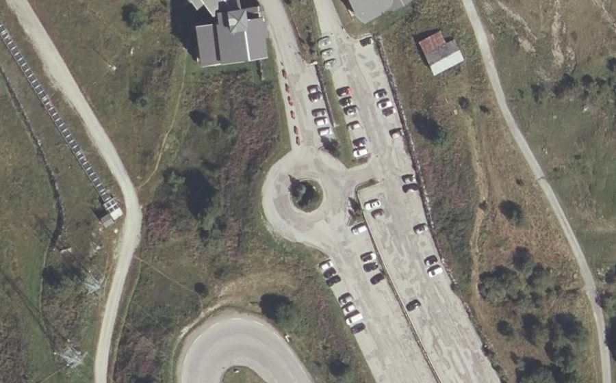 Vue aérienne du Rond-point anonyme n°53513551