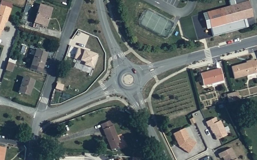 Vue aérienne du Rond-point anonyme n°535461145