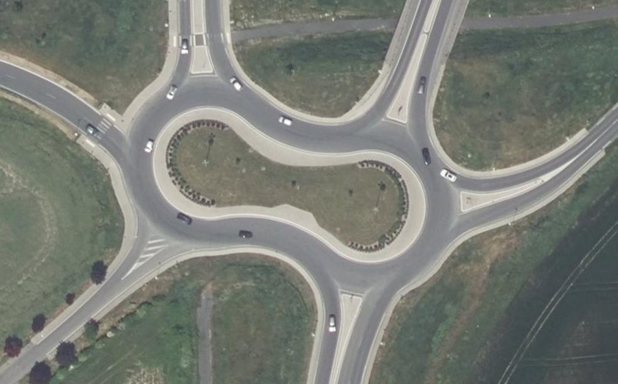 Vue aérienne du Rond-point anonyme n°535502088