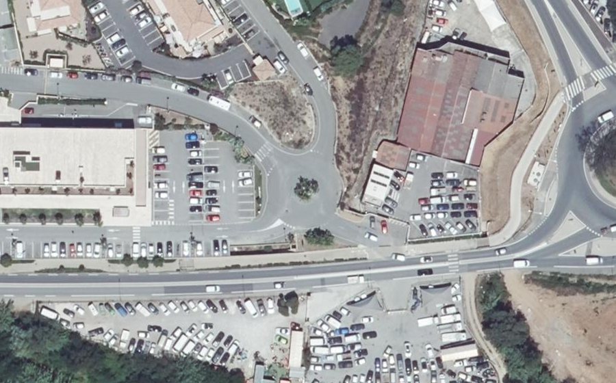 Vue aérienne du Rond-point anonyme n°535648162