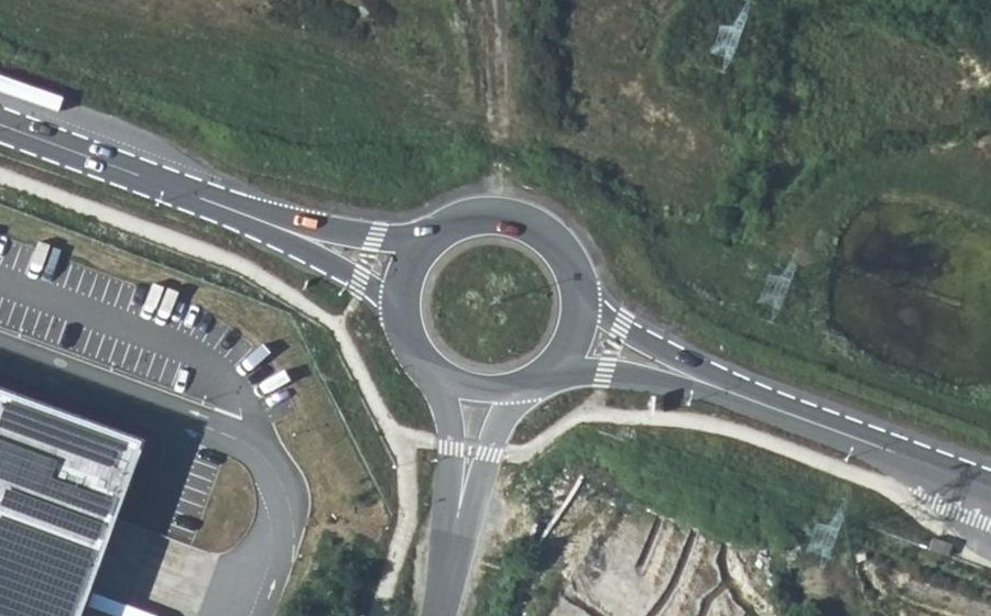 Vue aérienne du Rond-point anonyme n°53568636