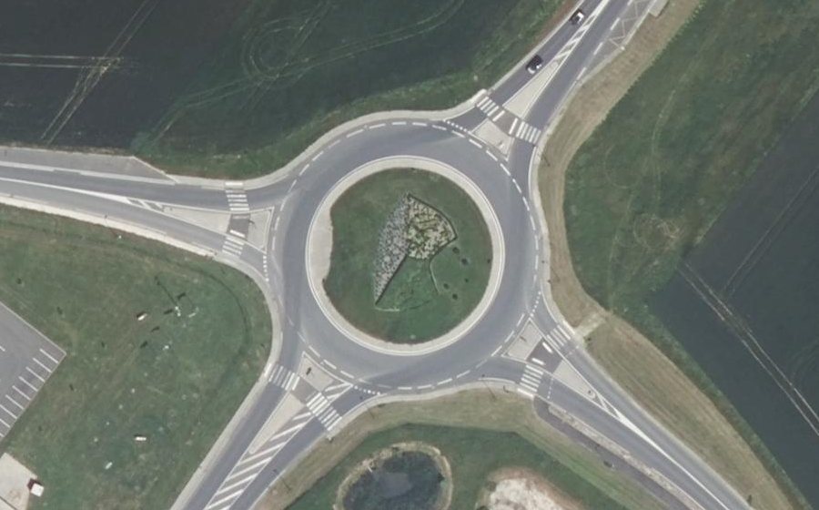Vue aérienne du Rond-point anonyme n°536287527