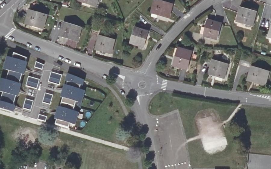 Vue aérienne du Rond-point anonyme n°536378228