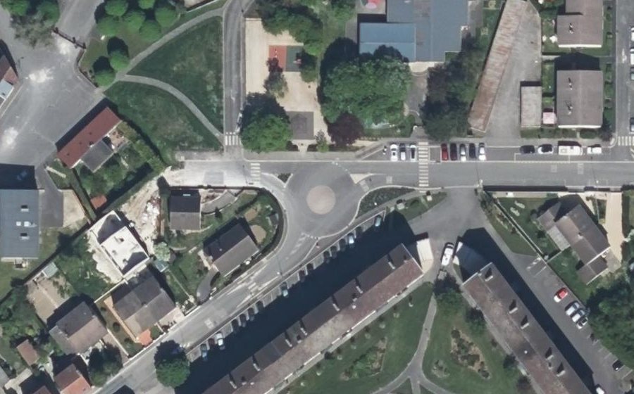Vue aérienne du Rond-point anonyme n°536481103