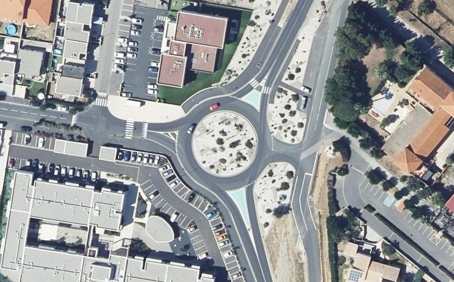 Vue aérienne du Rond-point anonyme n°536628018