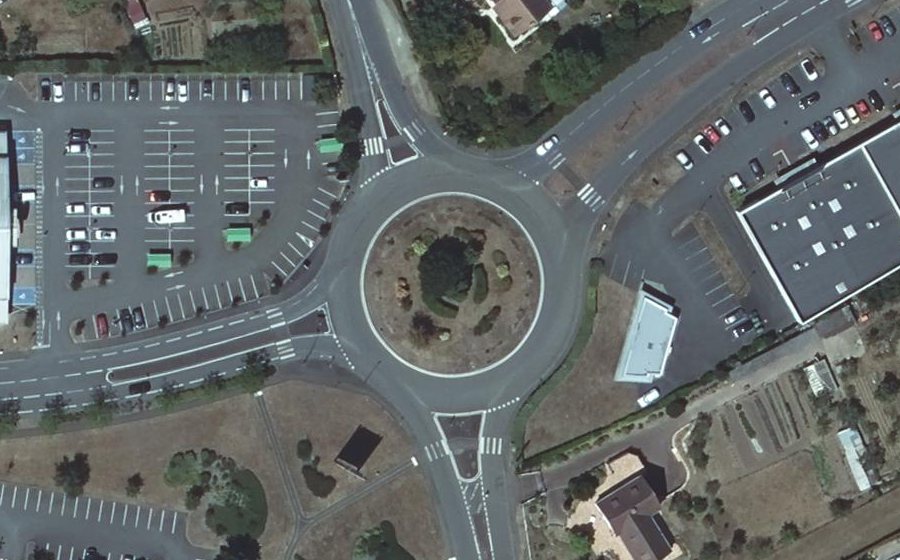 Vue aérienne du Rond-point anonyme n°5366839