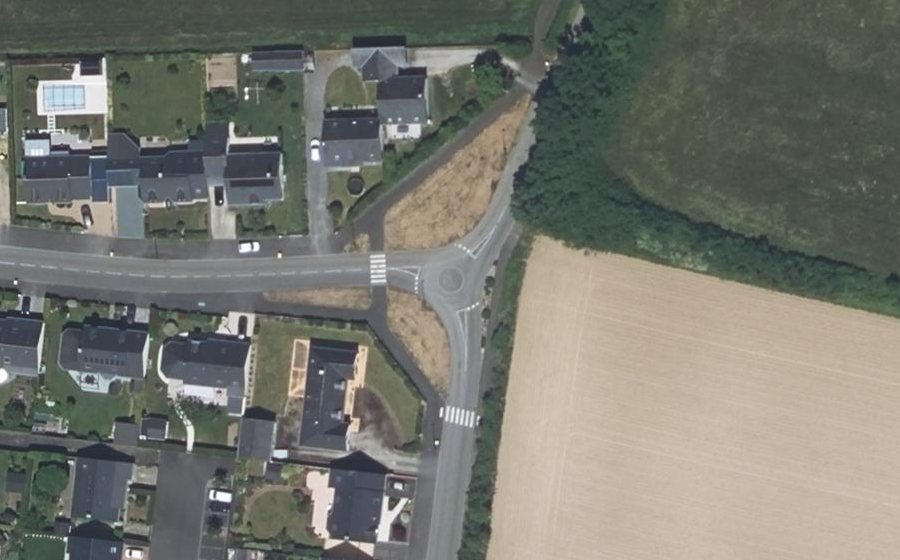 Vue aérienne du Rond-point anonyme n°537075387