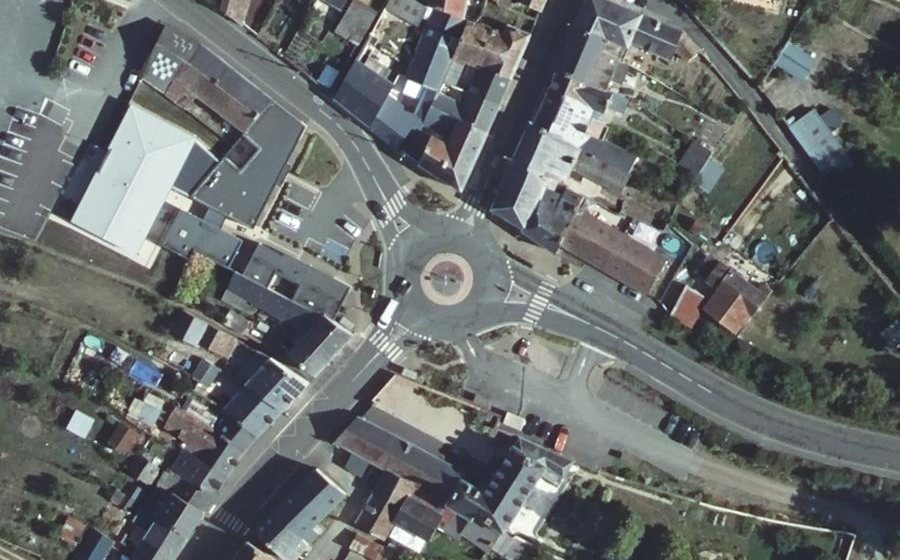 Vue aérienne du Rond-point anonyme n°537412711