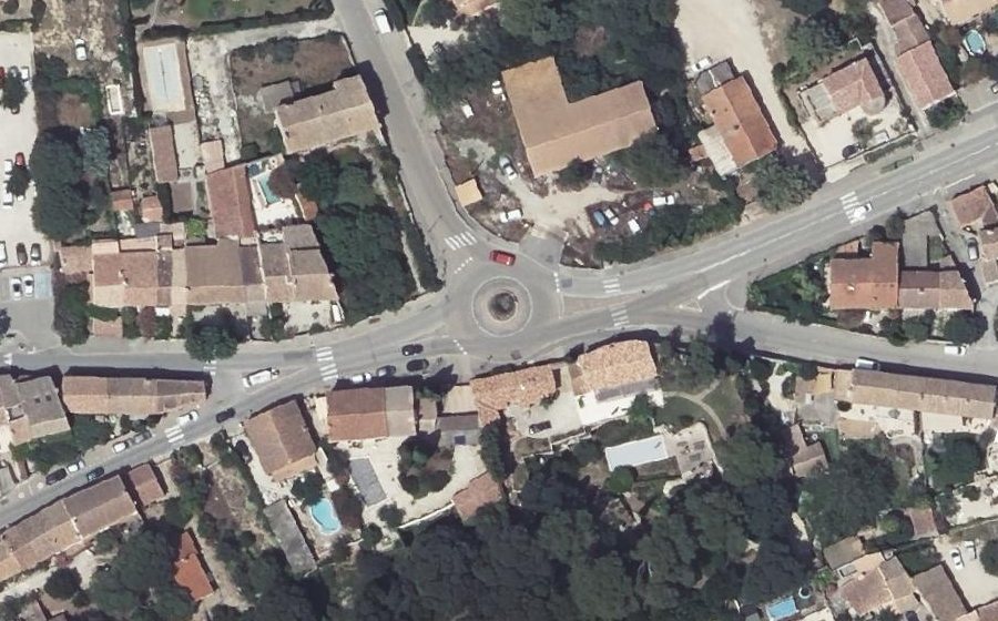 Vue aérienne du Rond-point anonyme n°53753150