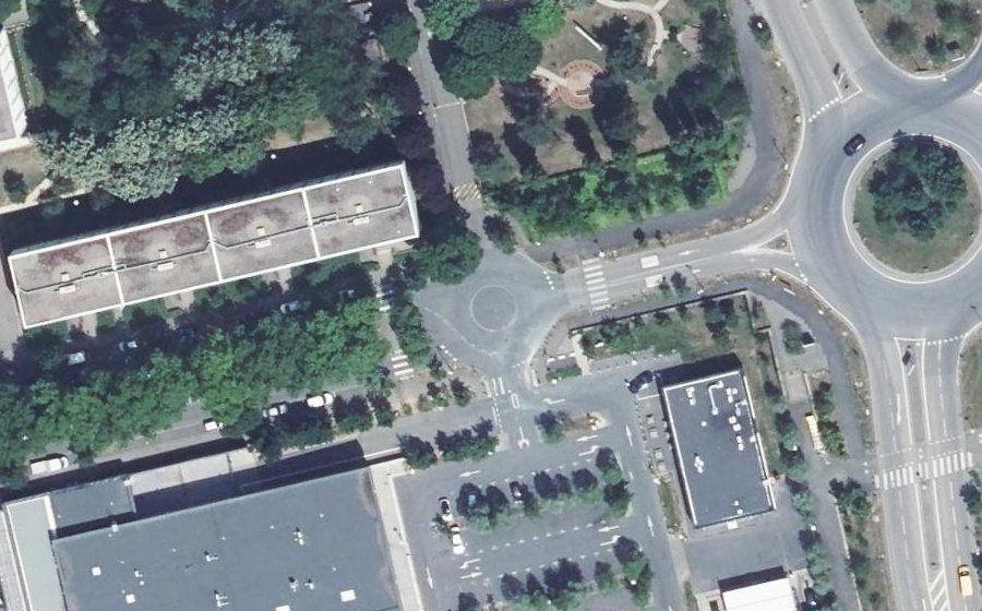 Vue aérienne du Rond-point anonyme n°537631227