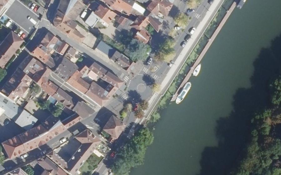 Vue aérienne du Rond-point anonyme n°537770853