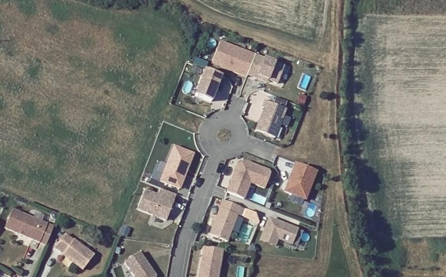 Vue aérienne du Rond-point anonyme n°538057483