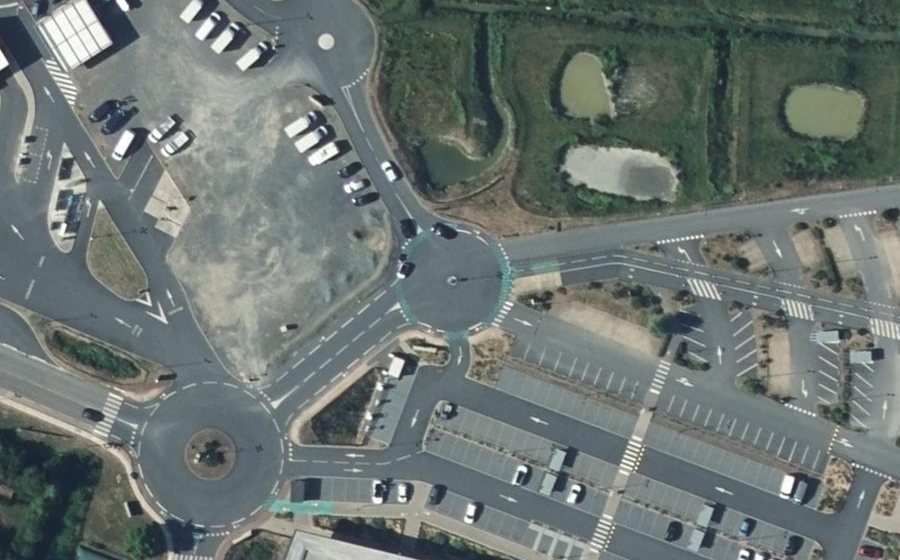 Vue aérienne du Rond-point anonyme n°538092677