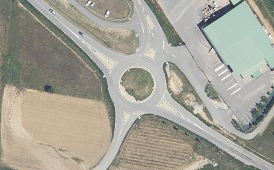 Vue aérienne du Rond-point anonyme n°538215586