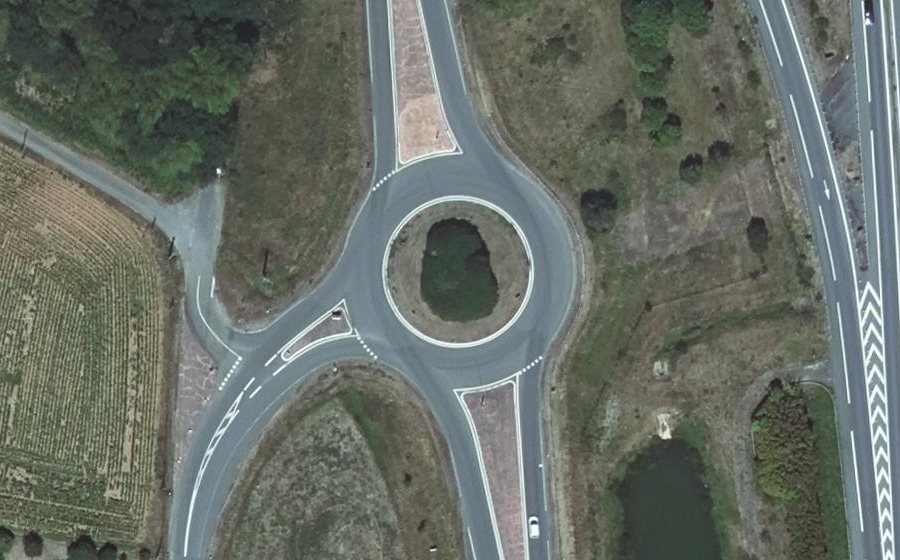 Vue aérienne du Rond-point anonyme n°53826765