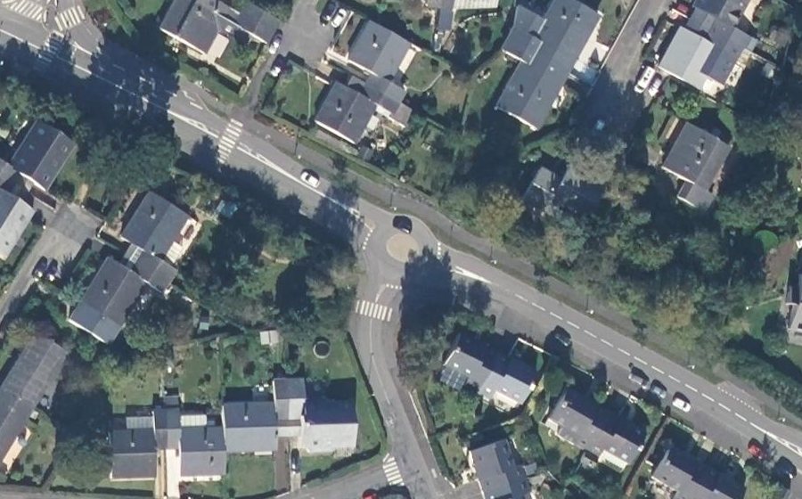 Vue aérienne du Rond-point anonyme n°538317491
