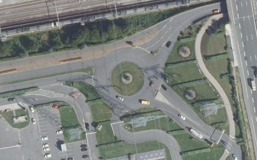Vue aérienne du Rond-point anonyme n°538515400