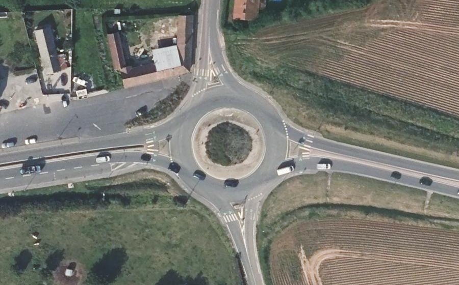 Vue aérienne du Rond-point anonyme n°538549526
