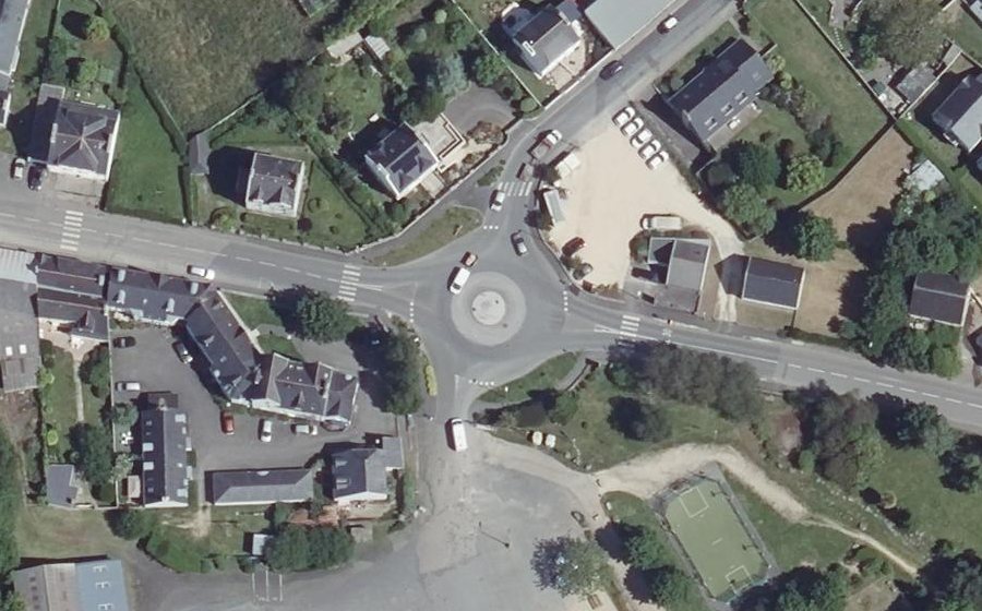 Vue aérienne du Rond-point anonyme n°538552986