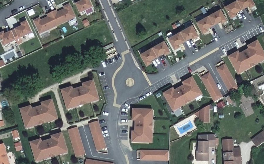 Vue aérienne du Rond-point anonyme n°538823797