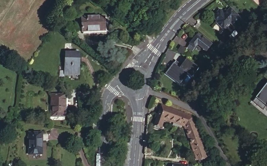 Vue aérienne du Rond-point anonyme n°539037909