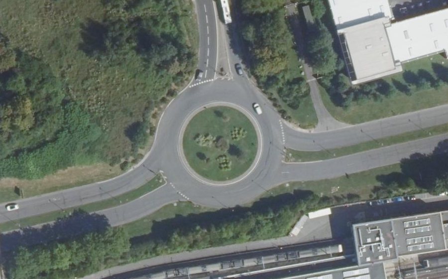Vue aérienne du Rond-point anonyme n°539039098