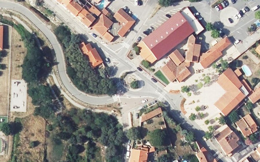 Vue aérienne du Rond-point anonyme n°539040503