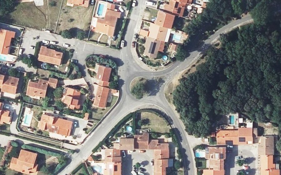 Vue aérienne du Rond-point anonyme n°539053064