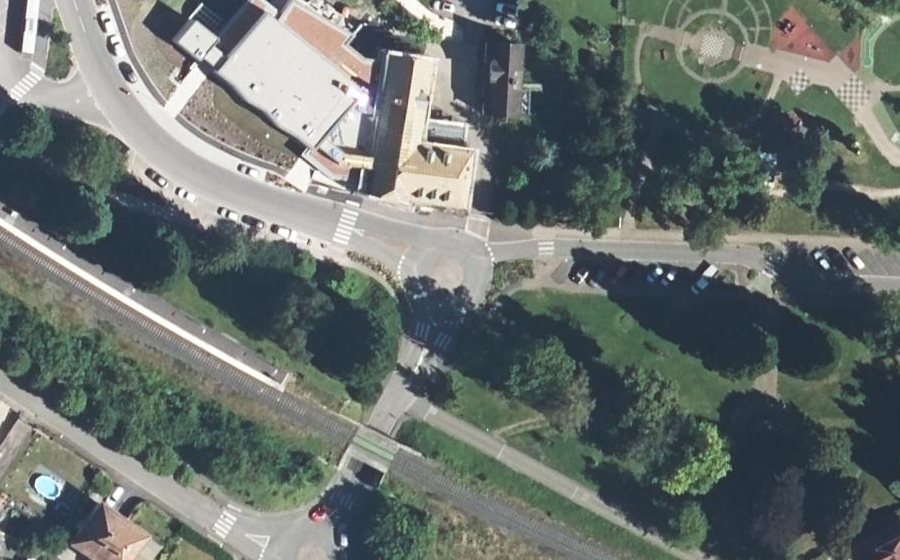Vue aérienne du Rond-point anonyme n°539181499