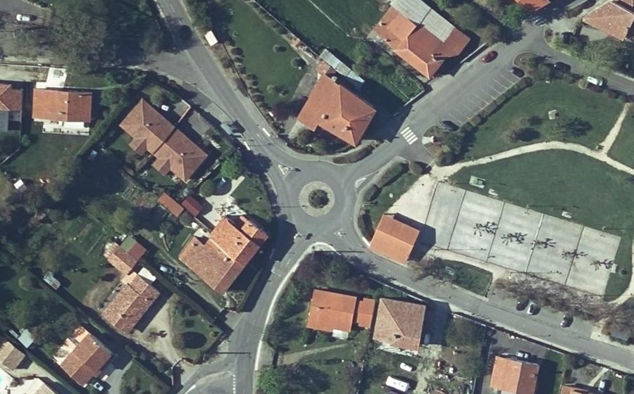 Vue aérienne du Rond-point anonyme n°539487266