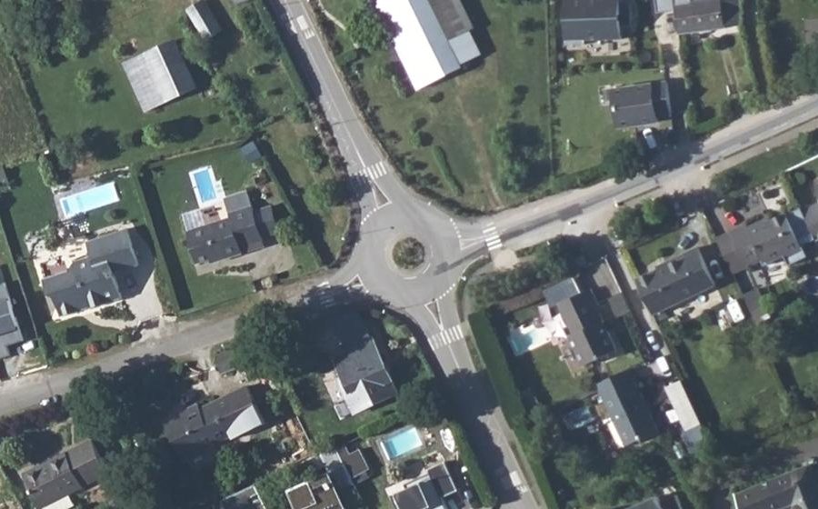 Vue aérienne du Rond-point anonyme n°539902928