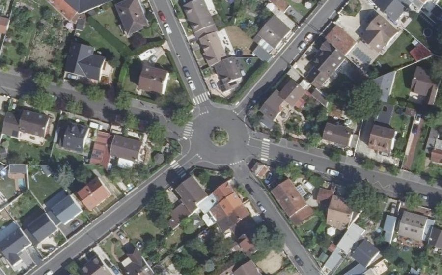 Vue aérienne du Rond-point anonyme n°540028857
