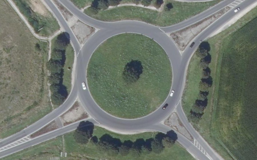 Vue aérienne du Rond-point anonyme n°540065835