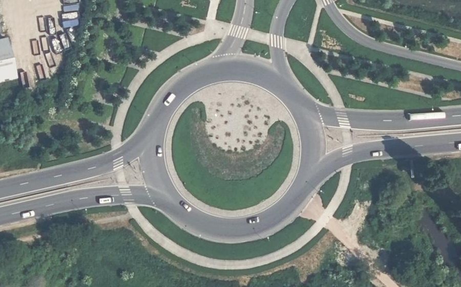 Vue aérienne du Rond-point anonyme n°540069956