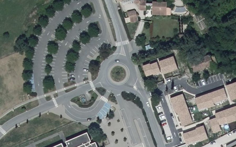 Vue aérienne du Rond-point anonyme n°54032947