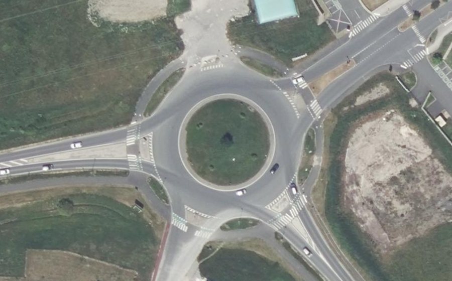 Vue aérienne du Rond-point anonyme n°54045843