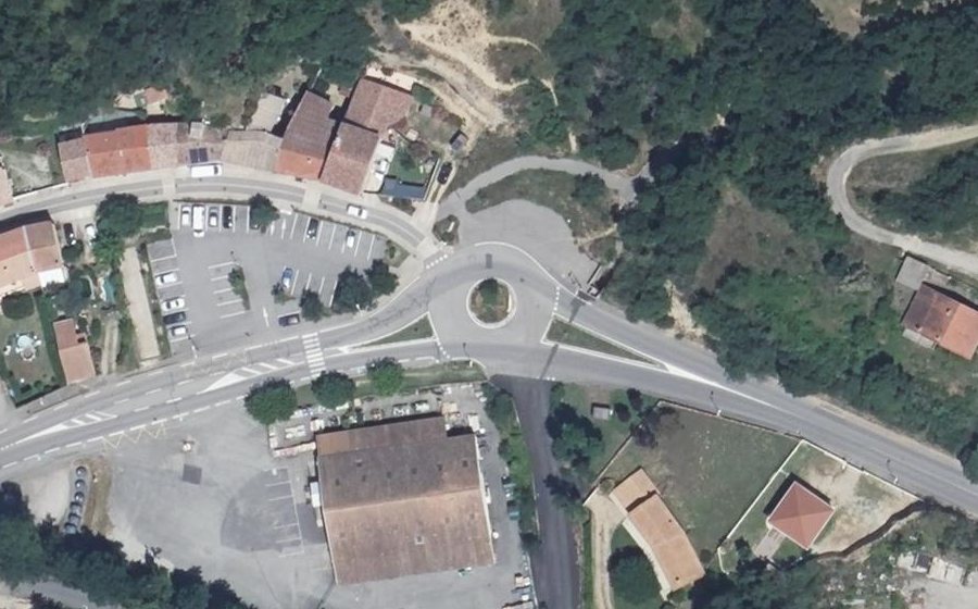 Vue aérienne du Rond-Point des Pierres