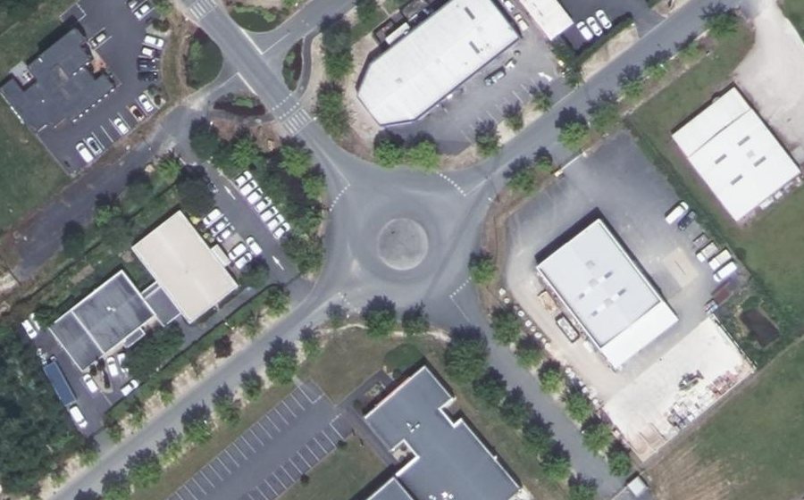 Vue aérienne du Rond-point anonyme n°54110502