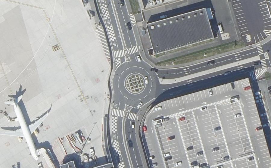 Vue aérienne du Rond-point anonyme n°541292747